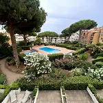 Avec Vue Port, Piscine & Parking Prive Apartment *