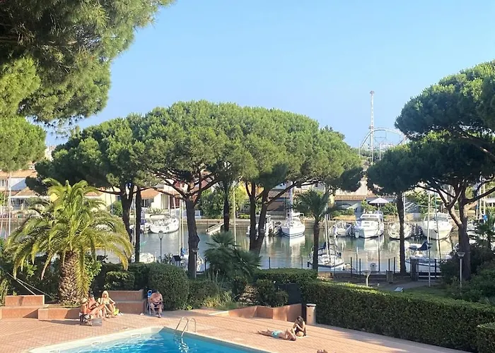 Appartement Avec Vue Port, Piscine & Parking Prive Agde