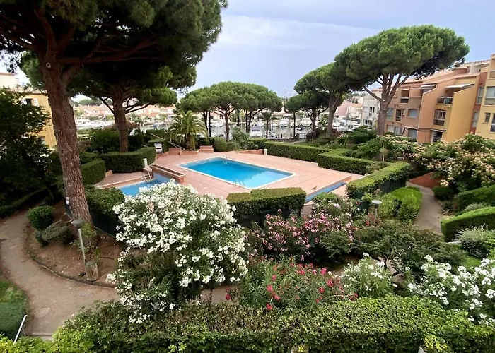 Avec Vue Port, Piscine & Parking Prive Appartement *